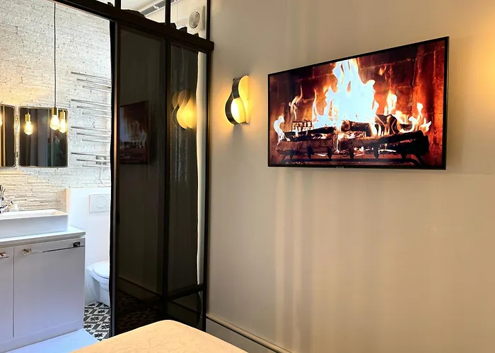 Montmartre Romantic, Bed & Breakfast - Paris