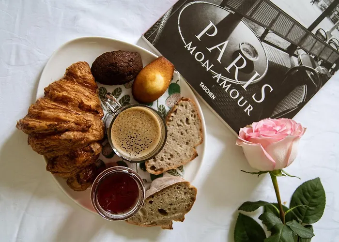 Montmartre Romantic, Bed & Breakfast - Paris